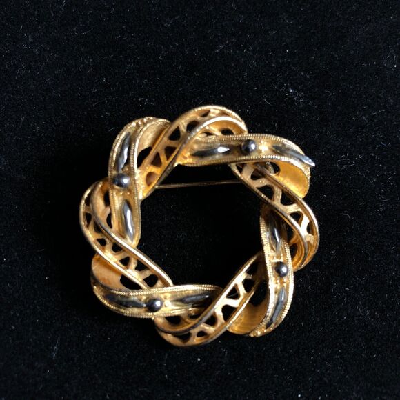 Wreath Brooch Roma Gold Tone & Gunmetal Beads 1 1/2" Retro Vintage Classic - Picture 1 of 6